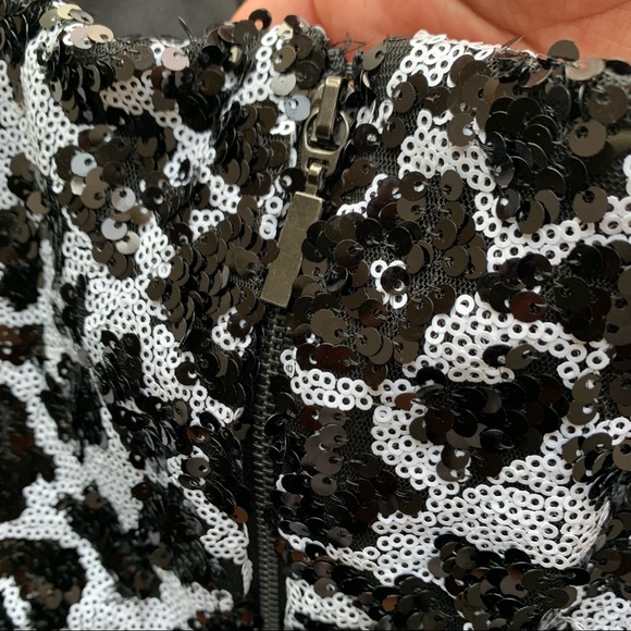 Guess black and white sequin strapless size L - Picture 5 of 9